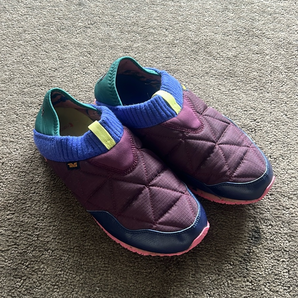 Cotapoxi teva puffy camp shoe